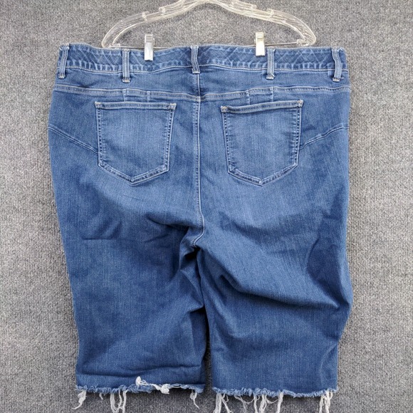 Torrid Women's Bombshell Flare Cut Off Jean Shorts Blue Size 26 Cotton Blend - Picture 2 of 11